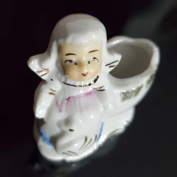 Vntg White Gold Gilt Netherlands 🇳🇱 Girl Goose and Basket Porcelain Toothpick - Picture 2 of 8